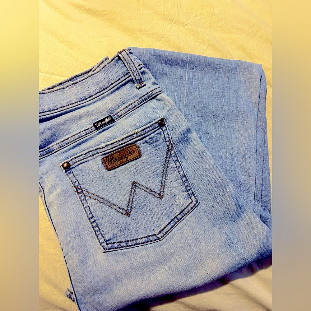 The “Cowgal crops” jeans